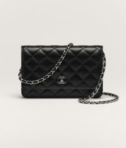 Classic Wallet on Chain Lambskin & Silver-Tone Metal Black - reference: AP4241Y01480C3906